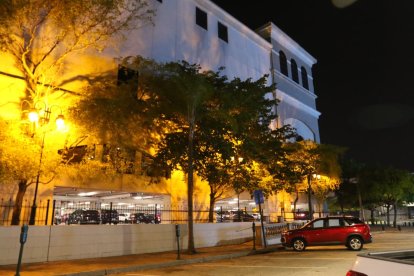El hombre habría entrado al centro comercial tras haber estado secuestrado tres días.