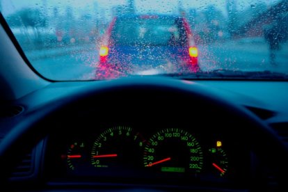 Algunos carros también tienen modo lluvia y modo todoterreno.