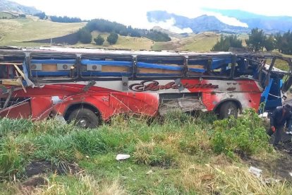 El bus de la Cooperativa Ambateñita iba con exceso de pasajeros, según resultados de los peritos de tránsito.