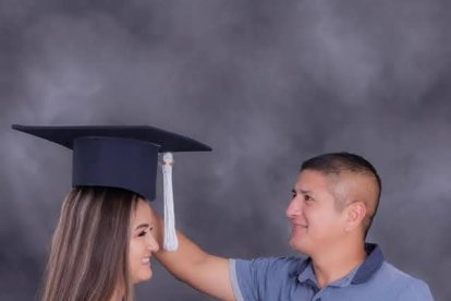 Tomás Altamirano junto a su primogénita, Alison.