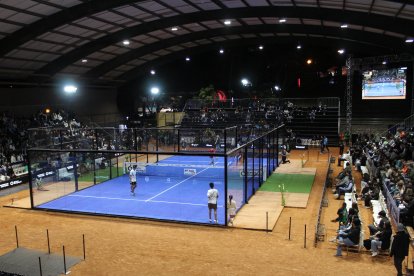 El juego entre Tapia y Chingotto se desarrolló en el club Rancho San Francisco, al que acudieron cientos de aficionados.