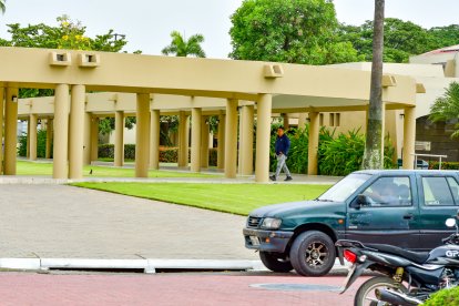 La mujer estuvo en el sepelio de Pineida, realizado en un cementerio de La Aurora.