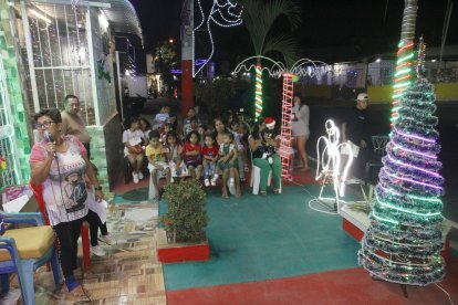 Una de las vecinas hizo un agasajo para los niños del barrio Las Palmeras el viernes 19.