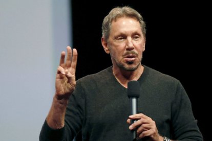 El multimillonario Larry Ellison se comprometió a respaldar con recursos propios parte clave de la oferta de Paramount por Warner Bros.