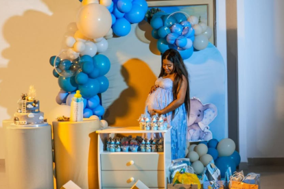 Angie Hernández está en la espera de un bebé con Jombriel