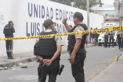 La Policía acordonó el área y realizó el levantamiento del cadáver.