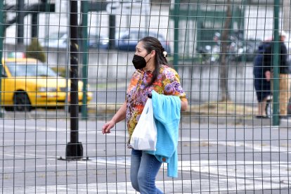 Las personas adultas mayores son quienes tienen mayor riesgo de contagio.