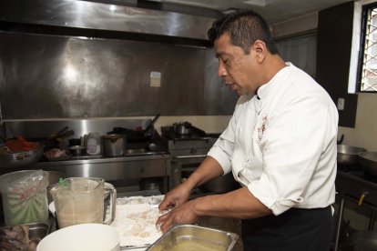 José Andrade labora con entusiasmo en estas festividades.