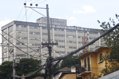 La oficial fue intervenida quirúrgicamente.