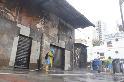 En el centro de Guayaquil, locales de diversión nocturna estuvieron entre los afectados.