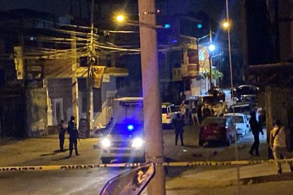 La Policía Nacional investiga el móvil del crimen y revisó cámaras de la zona