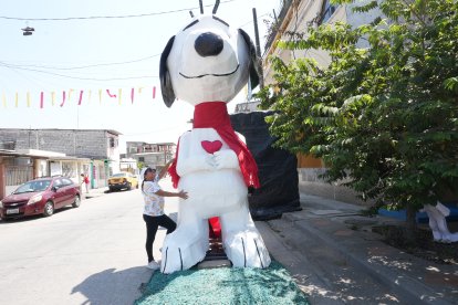 Karina ha participado de la creación de los monigotes durante muchos años.