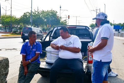 Familiares del menor, entre el dolor y la resignación.