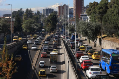 Pico y placa Quito 30 de diciembre: Placas 3 y 4 no circulan; consulta horarios y días sin restricción por Año Nuevo.