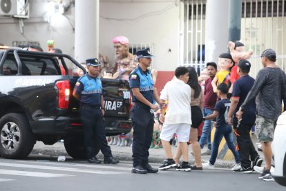 Agentes de Control Metropolitano estaban apostados a lo largo de toda la calle Seis de Marzo.