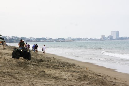 Los turistas desde la mañana de este miércoles pueden acceder al balneario