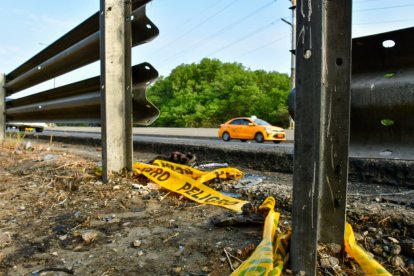 Restos del auto continuaban en el sitio este miércoles.
