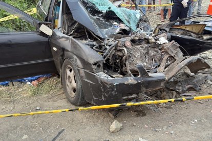 En este vehículo viajaba la familia rocafortense que sufrió el trágico accidente