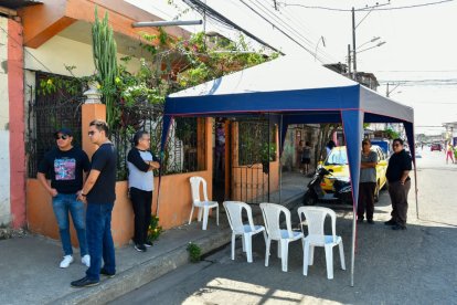 Víctor Hugo Estrada era velado en el domicilio de sus padres, en Guayaquil.