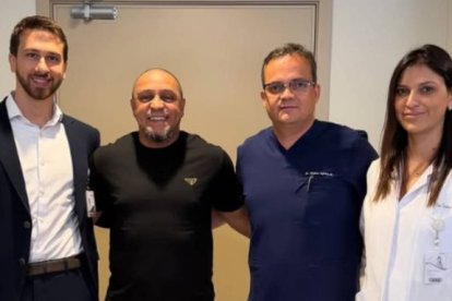 Roberto Carlos es recordado por jugar durante 11 años en el Real Madrid y brillar en clubes como Palmeiras y Corinthians. Se retiró oficialmente del fútbol en 2012.