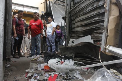 En junio de 2025, un atentado con explosivos afectó a varios locales y generó temor en clientes y propietarios. Muchos ya no atienden hasta tarde.