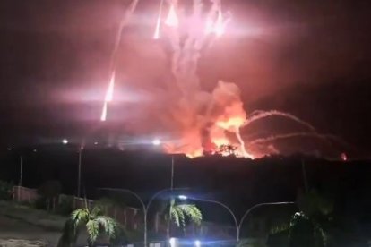 Captura de video que muestra la intensidad de los ataques en Venezuela este 3 de enero.