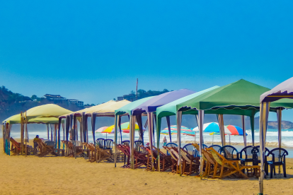 La playa de Olón es buena opción para los feriados.
