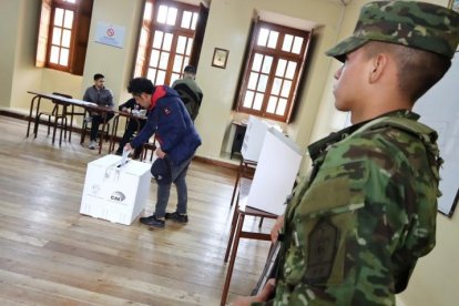 En 2027, los ecuatorianos elegirán prefectos, alcaldes y autoridades parroquiales.