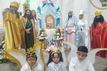 Cada 5 de enero hacen un recorrido con representaciones de personajes bíblicos.