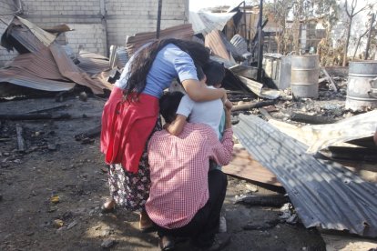 Familia perdió todo, incluso sus mascotas, en Monte Sinaí.