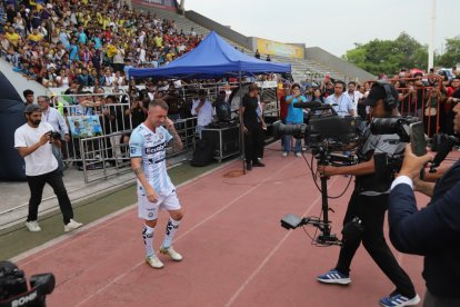 El Kitu fue recibido por el público guayaquileño, en el estadio Chucho Benítez.
