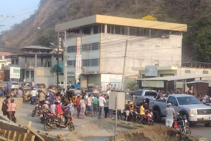 El hecho violento provocó caos en la zona comercial de San Vicente