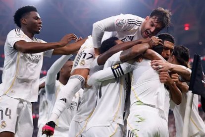 Real Madrid busca el liderato en LaLiga, pero delante tiene al complicado FC Barcelona.