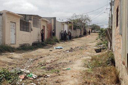 En el sector Tierra Santa, de Montecristi, asesinaron a un adolescente y a un adulto.
