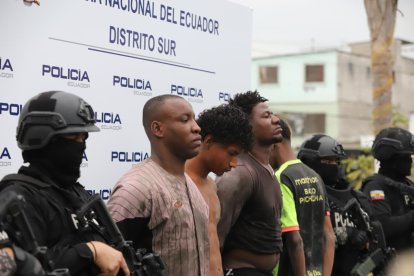 Los cuatro detenidos habrían participado en una balacera en el Guasmo Central.