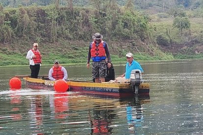 Varios equipos de bomberos se unieron en la búsqueda de los jóvenes desaparecidos desde el pasado viernes 9 de enero