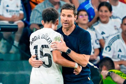 Alonso hizo debutar a Güler en Real Madrid.