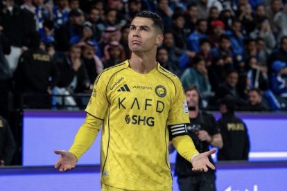 CR7 abrió la cuenta en el clásico saudí marcando su gol 959 de su carrera.