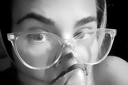 Carolina Jaume se encuentra en reposo mientras batalla con una bacteria.