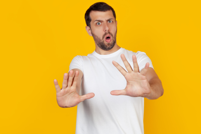 Supersticiones del martes 13: origen, mitos y curiosidades de un día temido en países hispanohablantes y otras culturas.