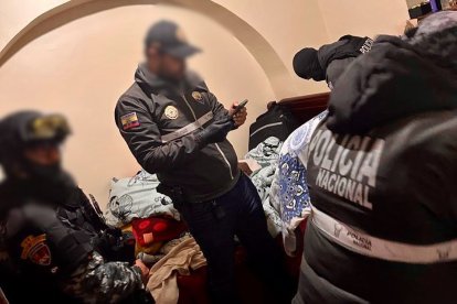 Los agentes hicieron un allanamiento en la indagación por el crimen del guardia, en el norte de Quito.