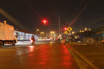 Así lucían los exteriores de la Penitenciaría tras la alerta. Hubo que cerrar la vía temporalmente.