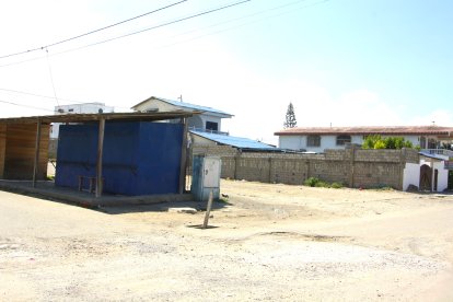 La estación de los buses de la Cooperativa Horizonte Peninsular en Ballenita lució vacía