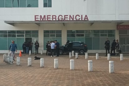 Agentes acudieron a la casa de salud.