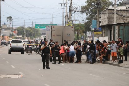 Crimen en el sur de Guayaquil: allegados reconocieron el cuerpo en la escena.