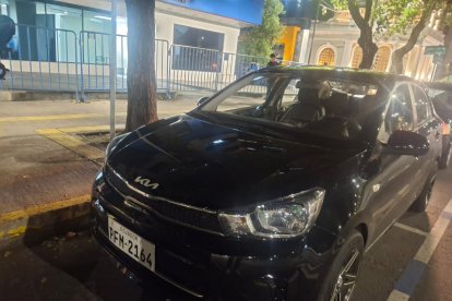 En este vehículo se movilizaban los cuatro implicados.