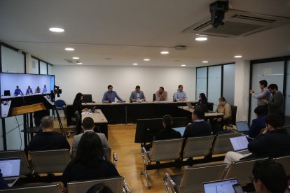 La Comisión de Presupuesto sesionó para conocer sobre el error.