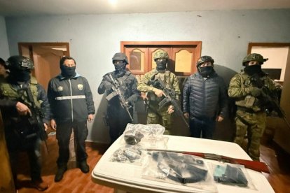 Cerca de esta parroquia, los uniformados incautaron armas de fuego y municiones.