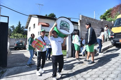 San Juan de Cumbayá es el punto de partida de la barra organizada de la parroquia.