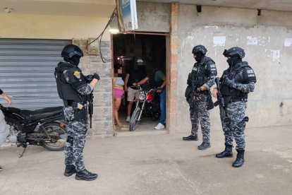 La Policía ejecutó allanamientos en Portoviejo donde detuvo a dos sospechosos del triple crimen